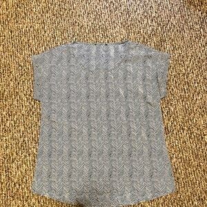 Zig zag patterned top